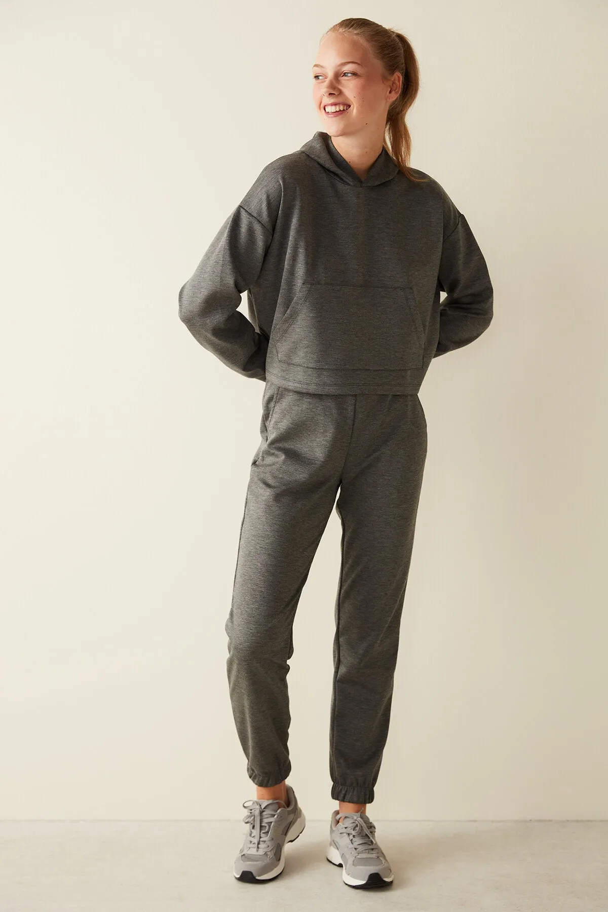 Dark gray melanj