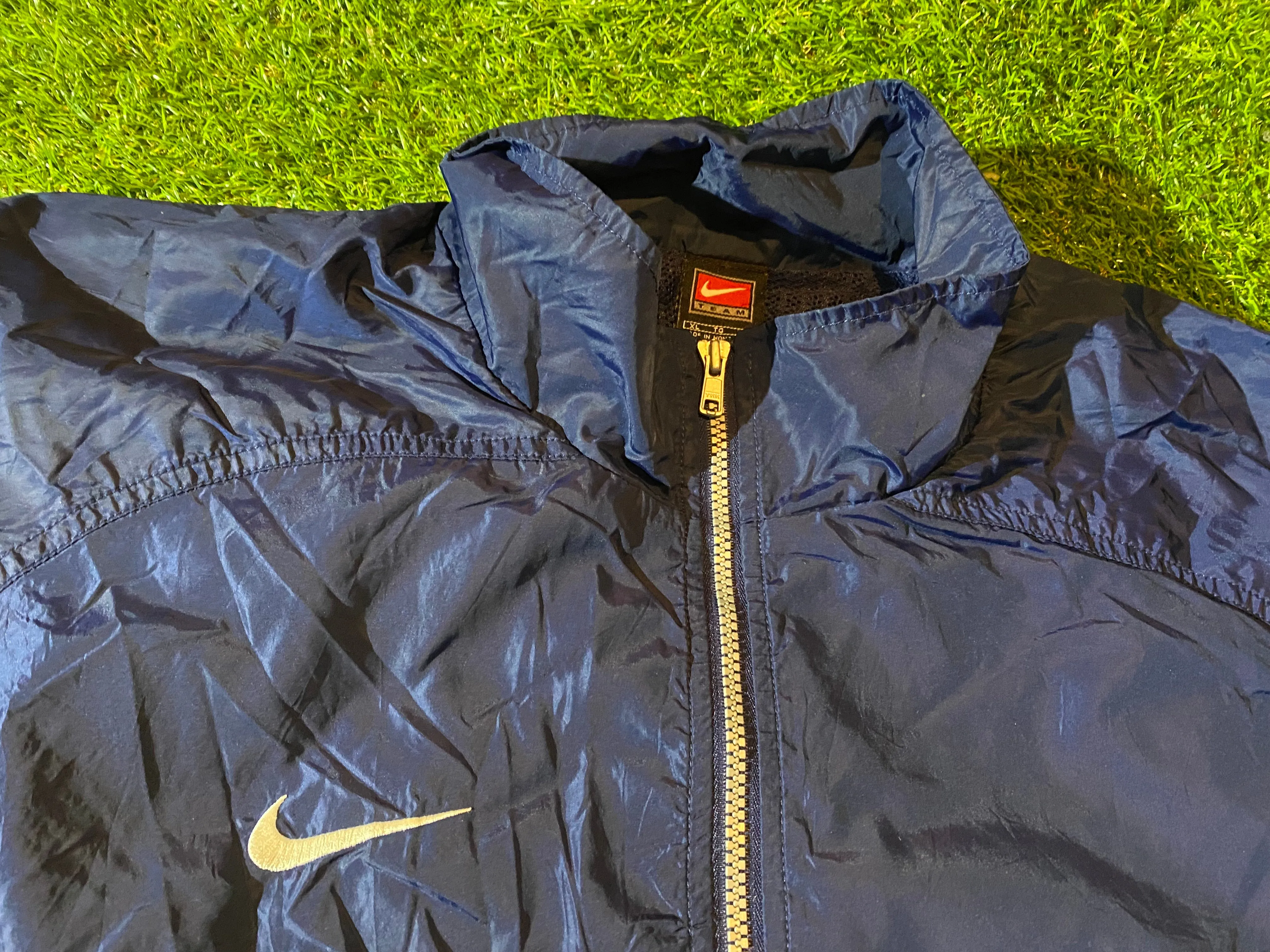 Nike Sports Vintage Big XL Extra Large Mans Breathable Lined Lighter Zip Up Jacket / Coat