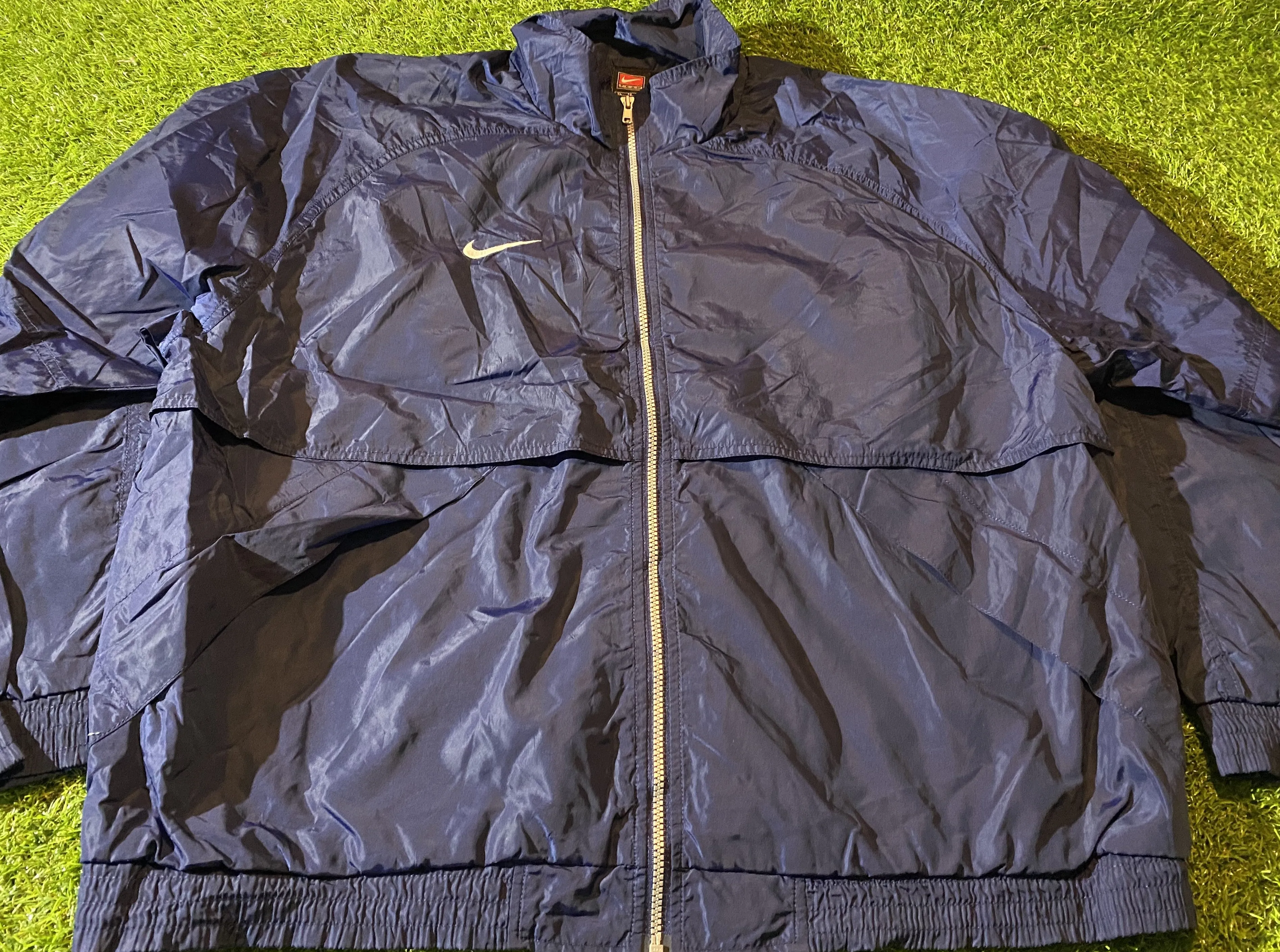 Nike Sports Vintage Big XL Extra Large Mans Breathable Lined Lighter Zip Up Jacket / Coat