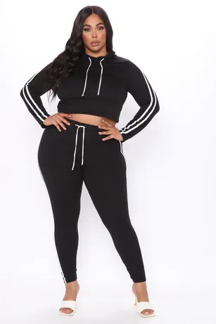 Womens 2 Piece Yoga Track Set in Black
